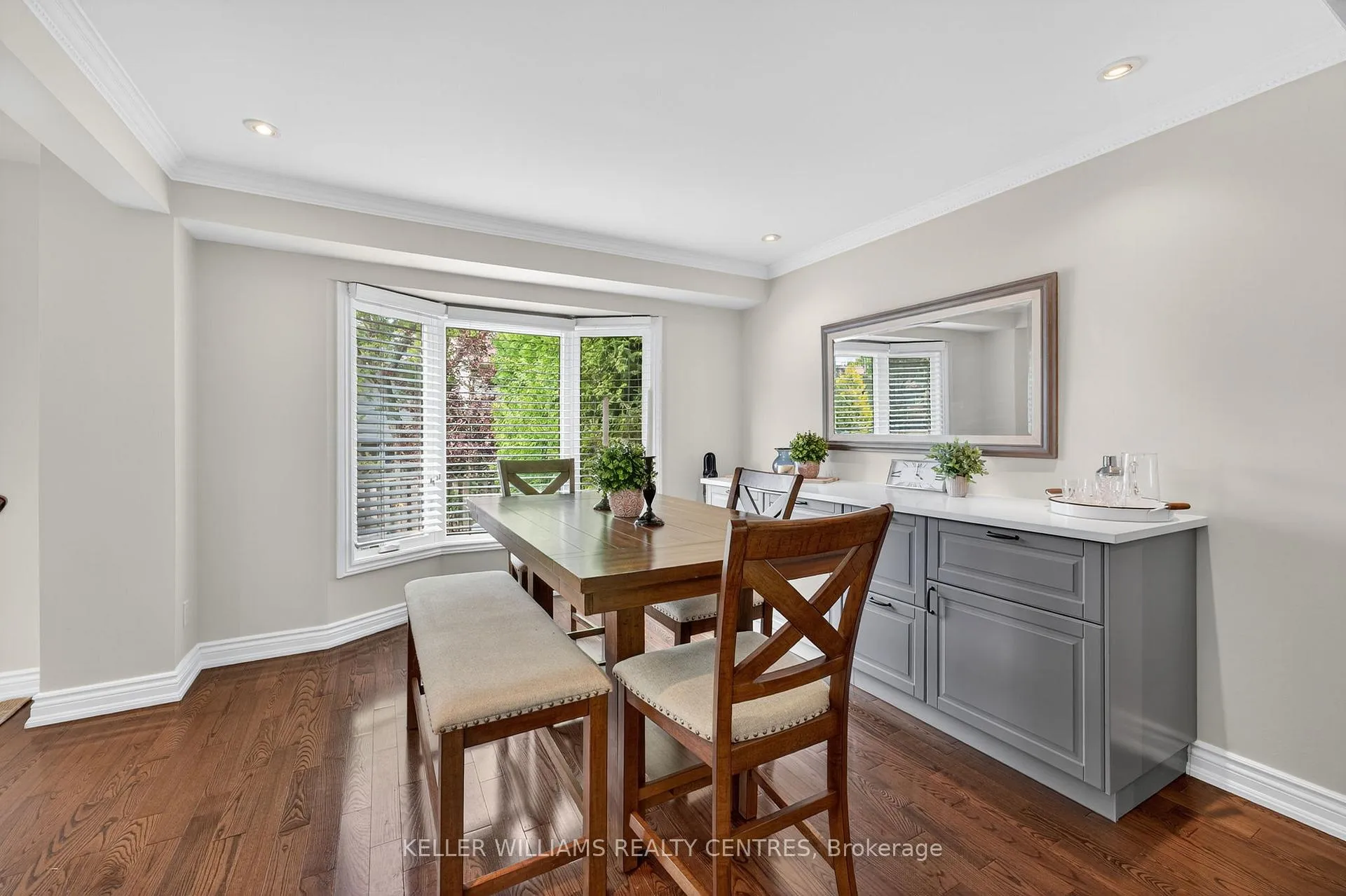 Photo 8 of 42 Buchanan Crescent, Aurora, Aurora Village — HOMEH