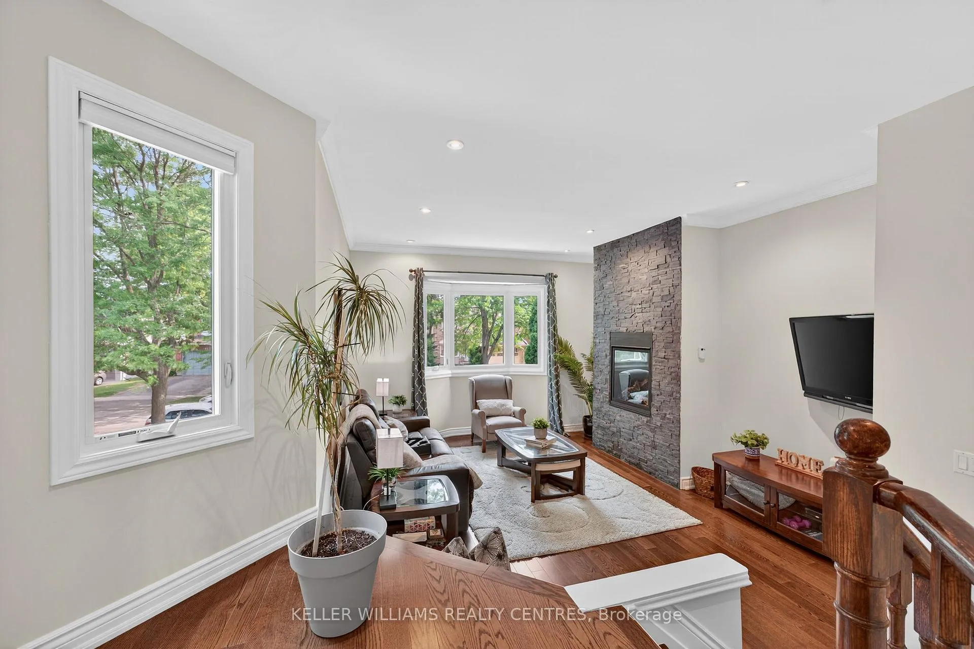 Photo 24 of 42 Buchanan Crescent, Aurora, Aurora Village — HOMEH