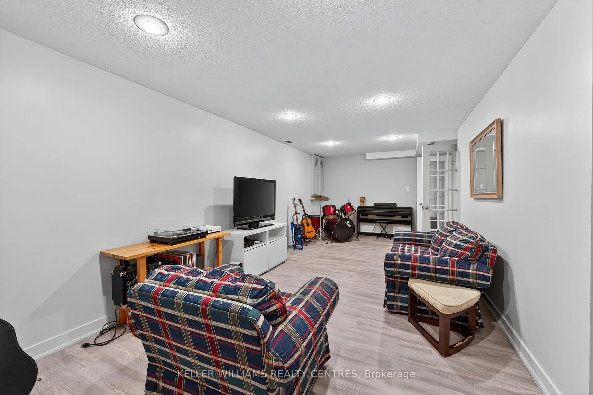 Photo 34 of 42 Buchanan Crescent, Aurora, Aurora Village — HOMEH