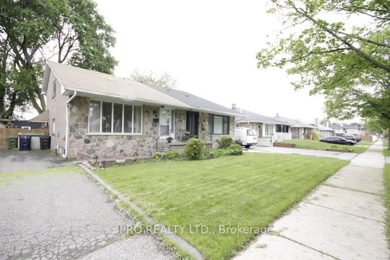 Front of 19 Dunsany Crescent