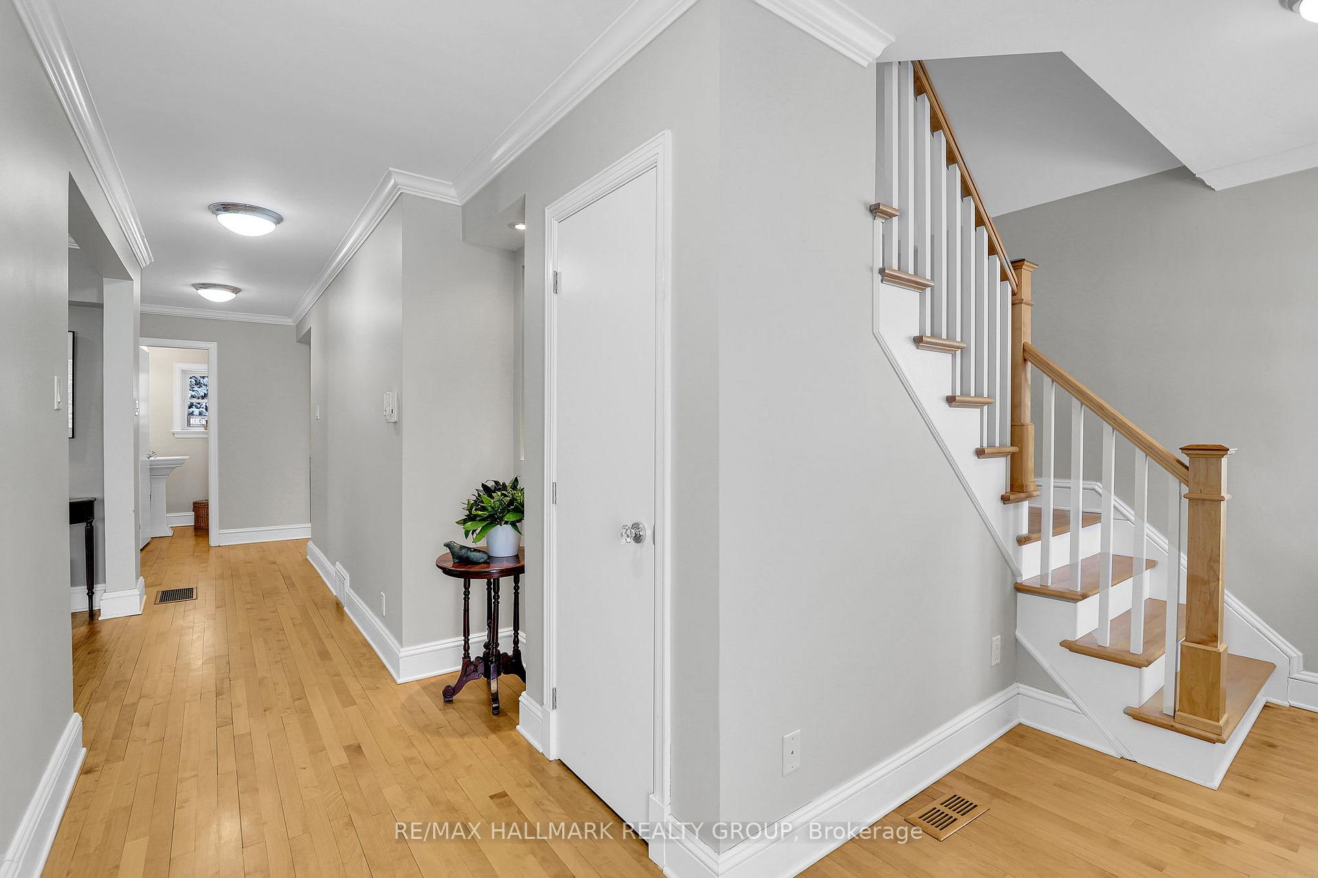 Photo 5 of 108 Clearview Avenue, Ottawa, Ottawa West/Tunneys Pasture — HOMEH