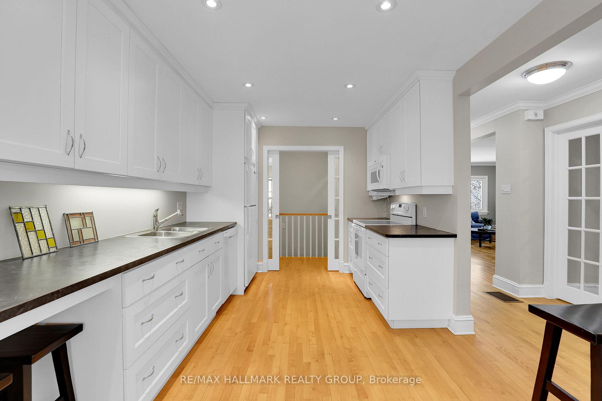 Photo 12 of 108 Clearview Avenue, Ottawa, Ottawa West/Tunneys Pasture — HOMEH