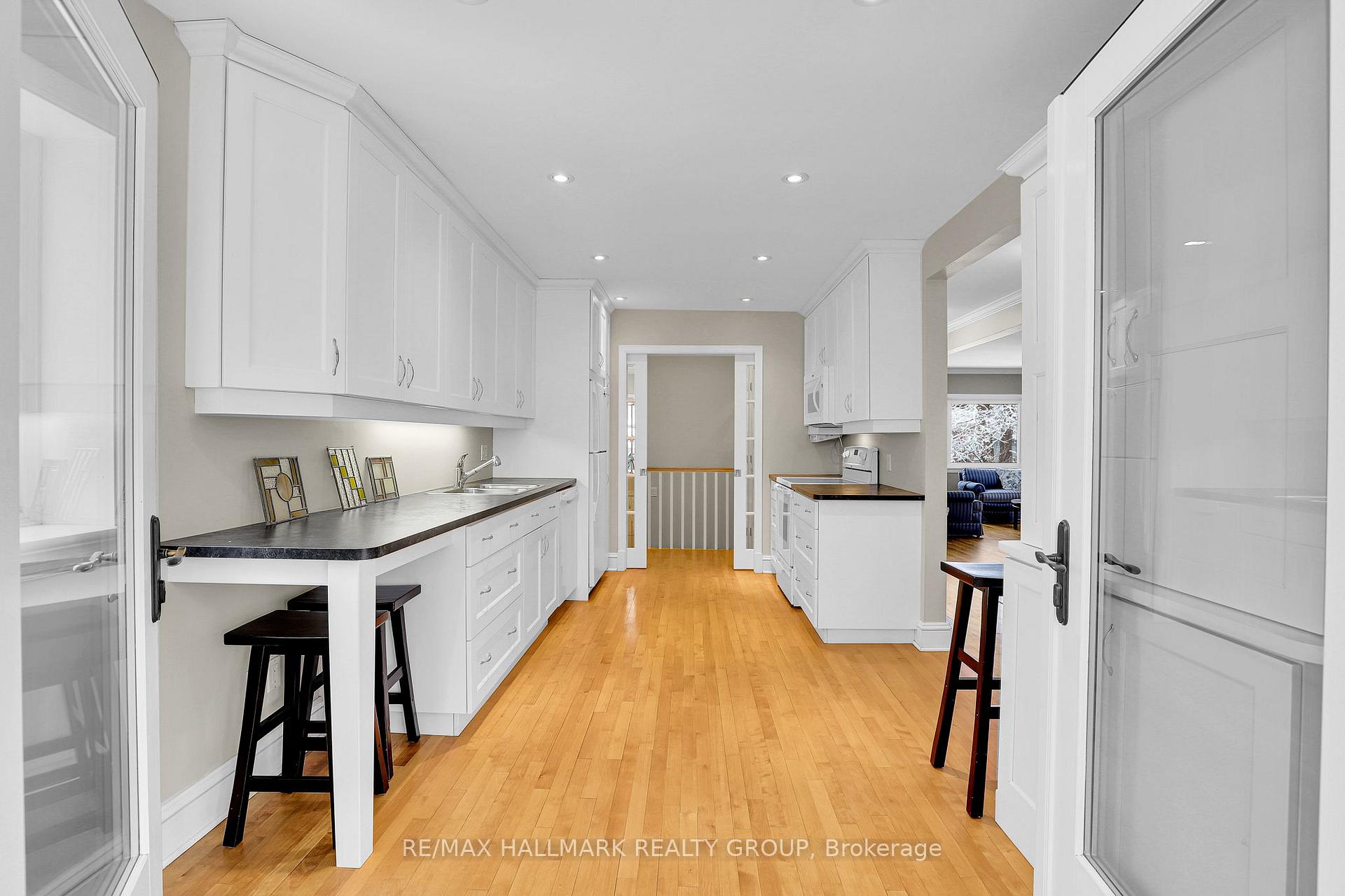 Photo 16 of 108 Clearview Avenue, Ottawa, Ottawa West/Tunneys Pasture — HOMEH