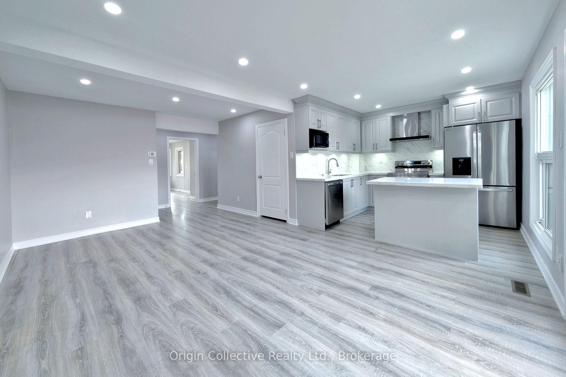 Photo 8 of 47 Woolenscote Circle, Etobicoke, West Humber-Clairville — HOMEH