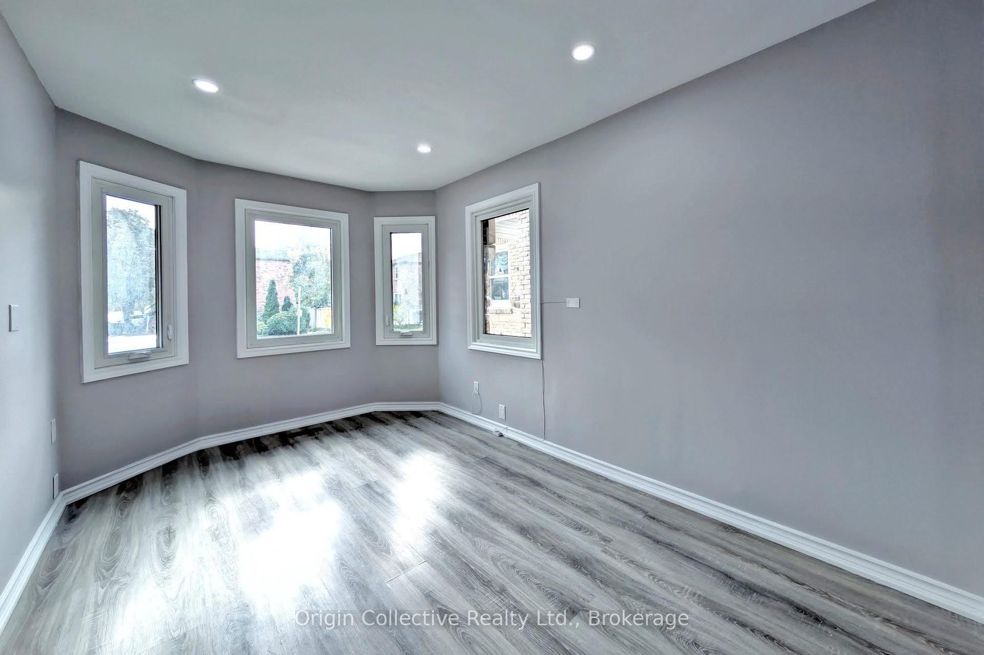 Photo 13 of 47 Woolenscote Circle, Etobicoke, West Humber-Clairville — HOMEH