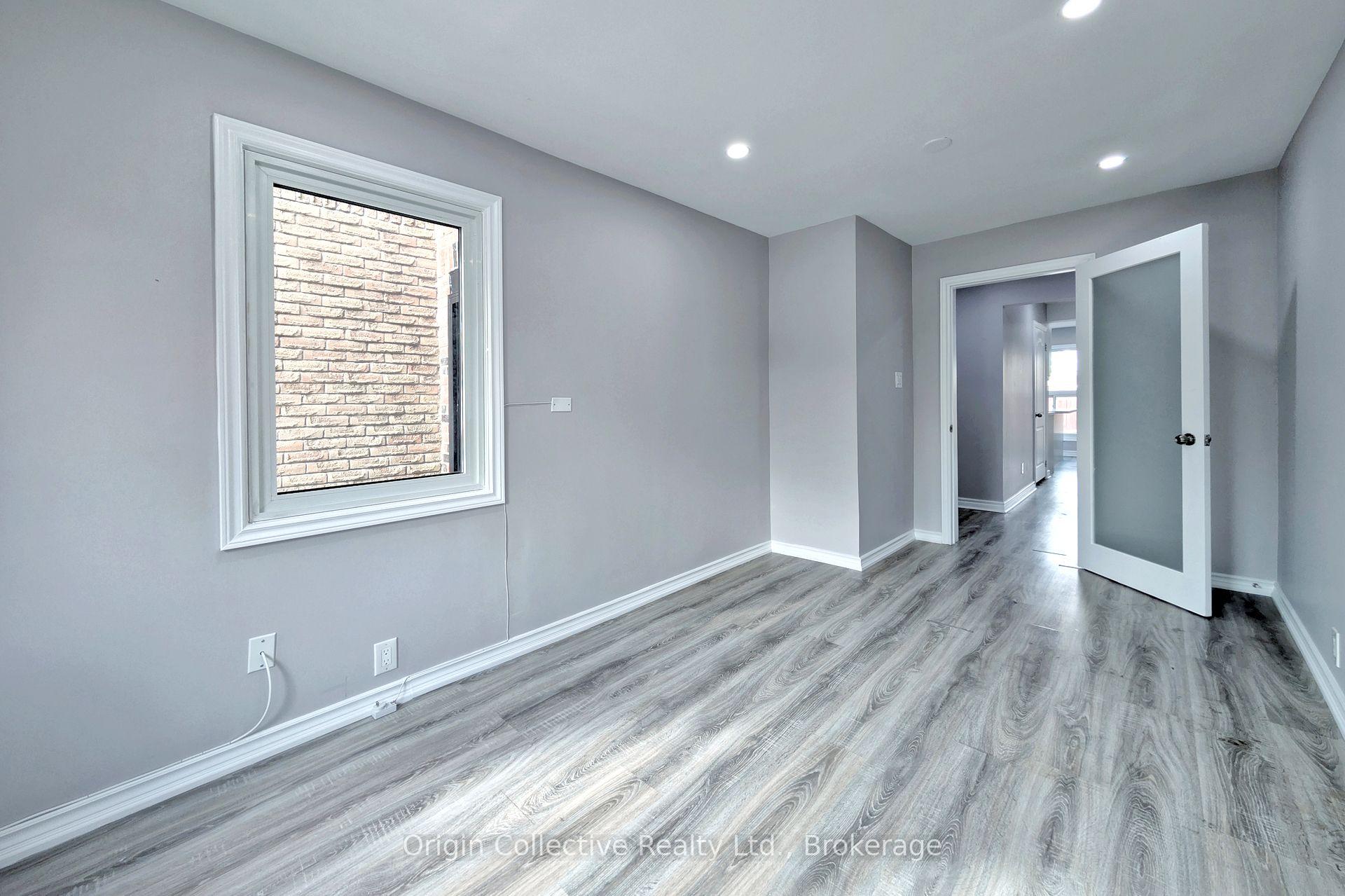 Photo 14 of 47 Woolenscote Circle, Etobicoke, West Humber-Clairville — HOMEH