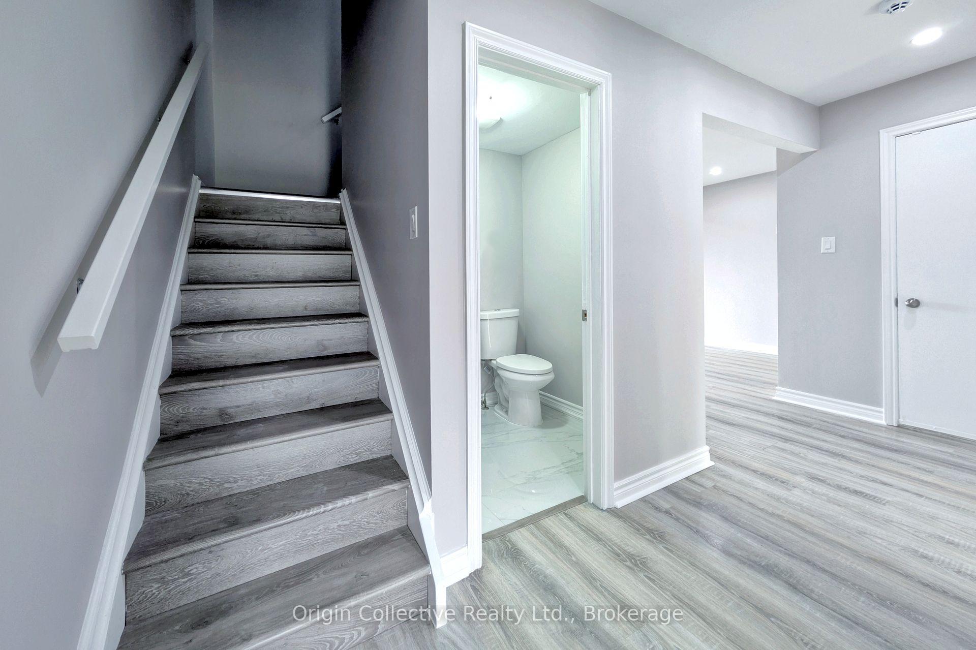 Photo 19 of 47 Woolenscote Circle, Etobicoke, West Humber-Clairville — HOMEH