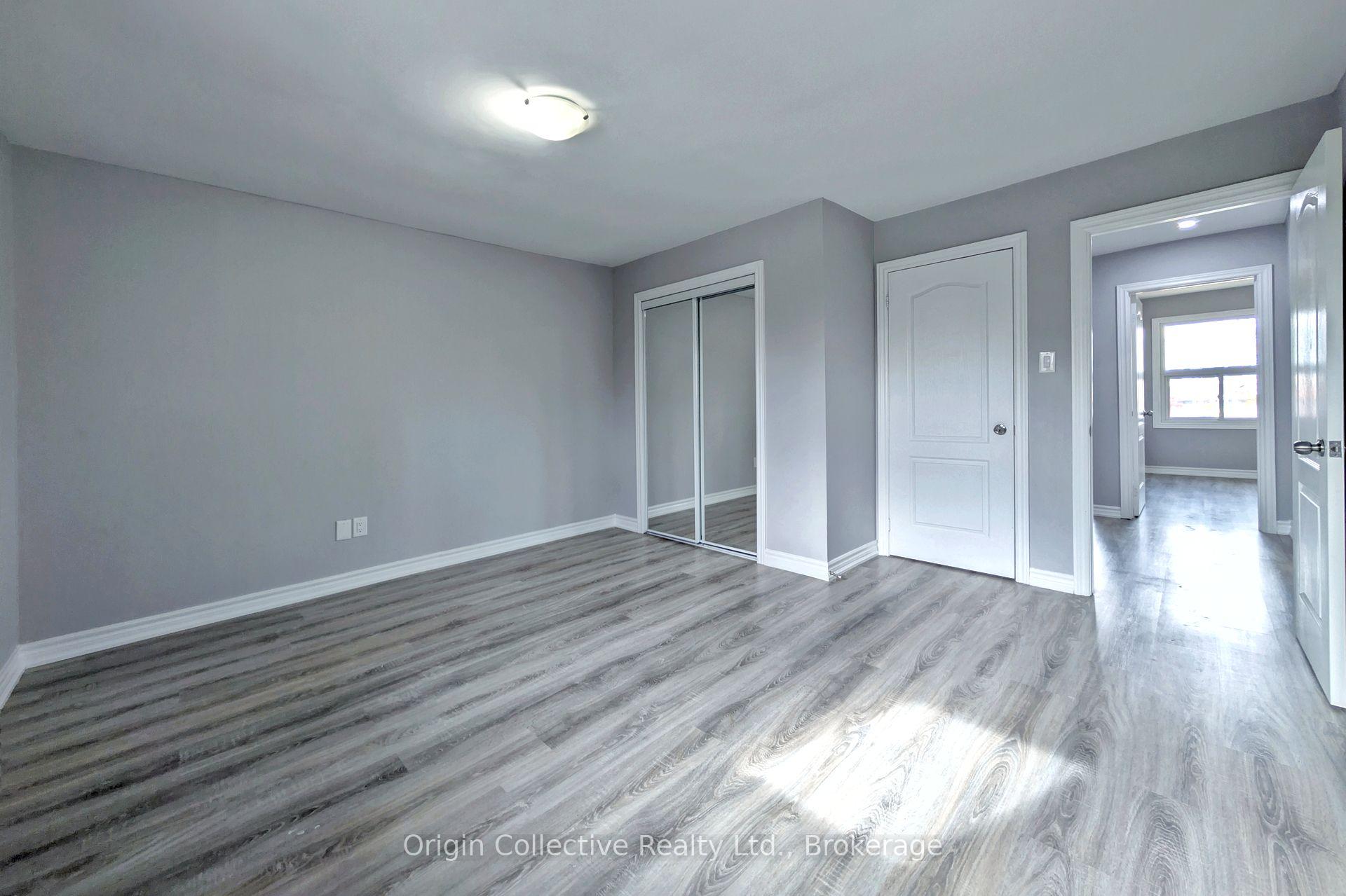 Photo 21 of 47 Woolenscote Circle, Etobicoke, West Humber-Clairville — HOMEH