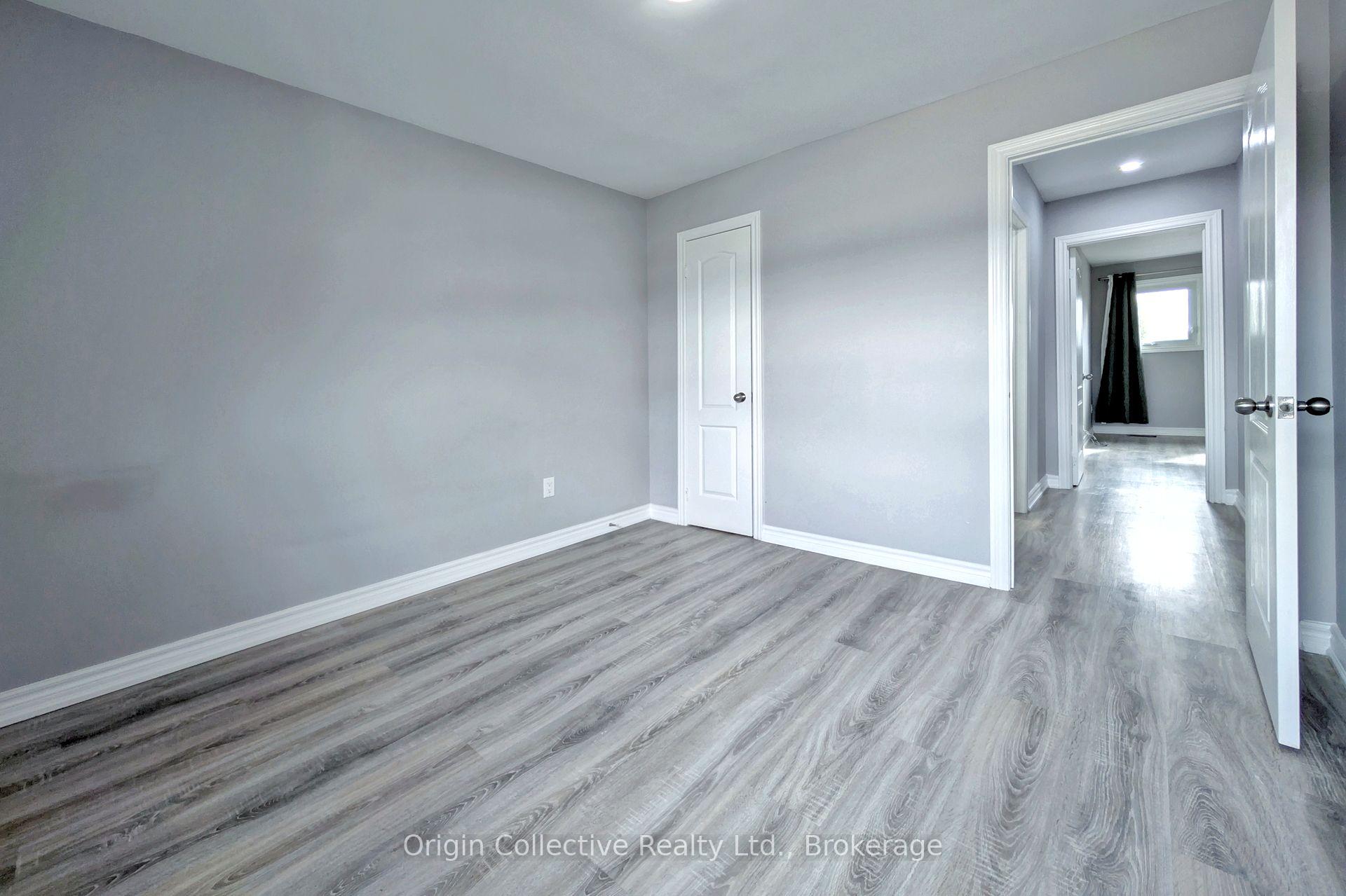 Photo 26 of 47 Woolenscote Circle, Etobicoke, West Humber-Clairville — HOMEH