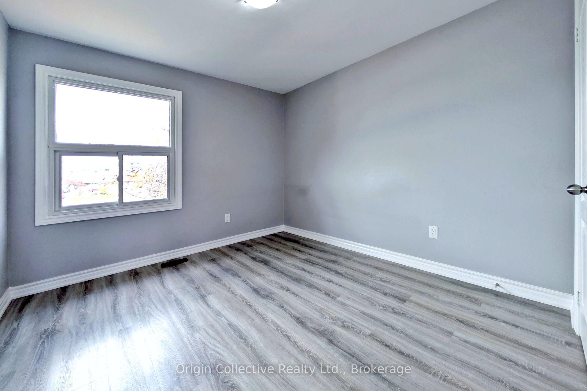 Photo 27 of 47 Woolenscote Circle, Etobicoke, West Humber-Clairville — HOMEH