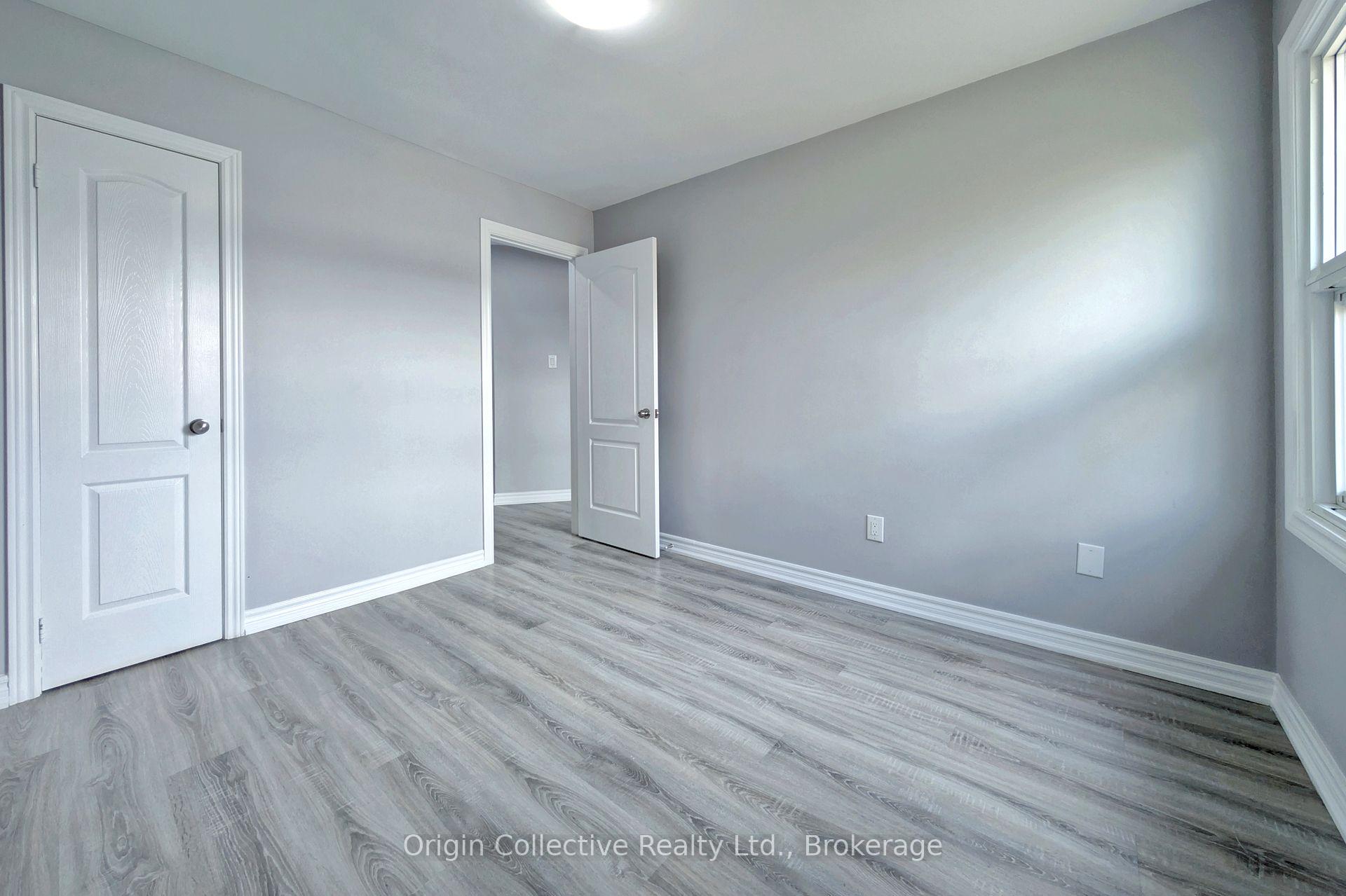 Photo 28 of 47 Woolenscote Circle, Etobicoke, West Humber-Clairville — HOMEH