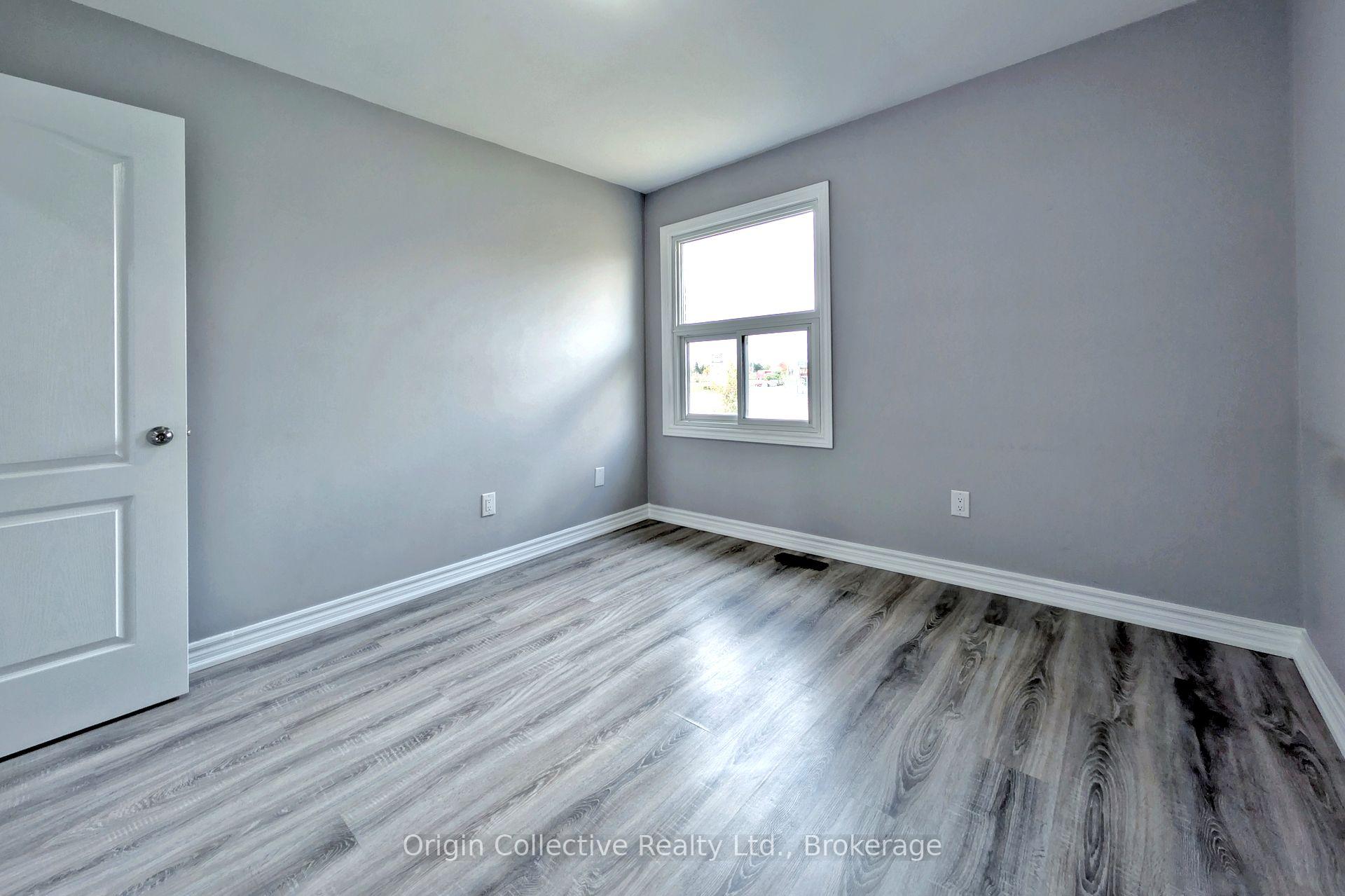 Photo 29 of 47 Woolenscote Circle, Etobicoke, West Humber-Clairville — HOMEH