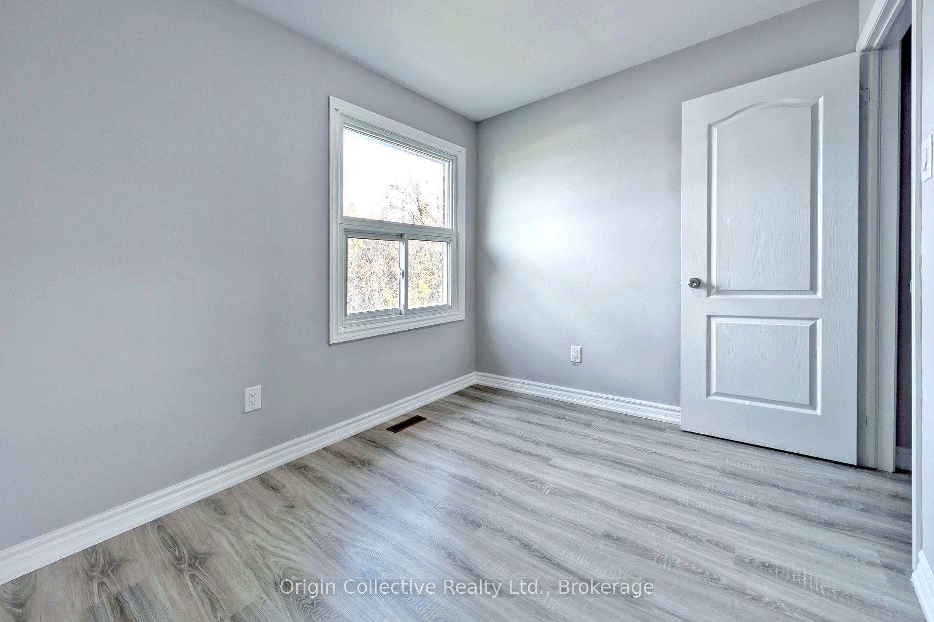 Photo 33 of 47 Woolenscote Circle, Etobicoke, West Humber-Clairville — HOMEH