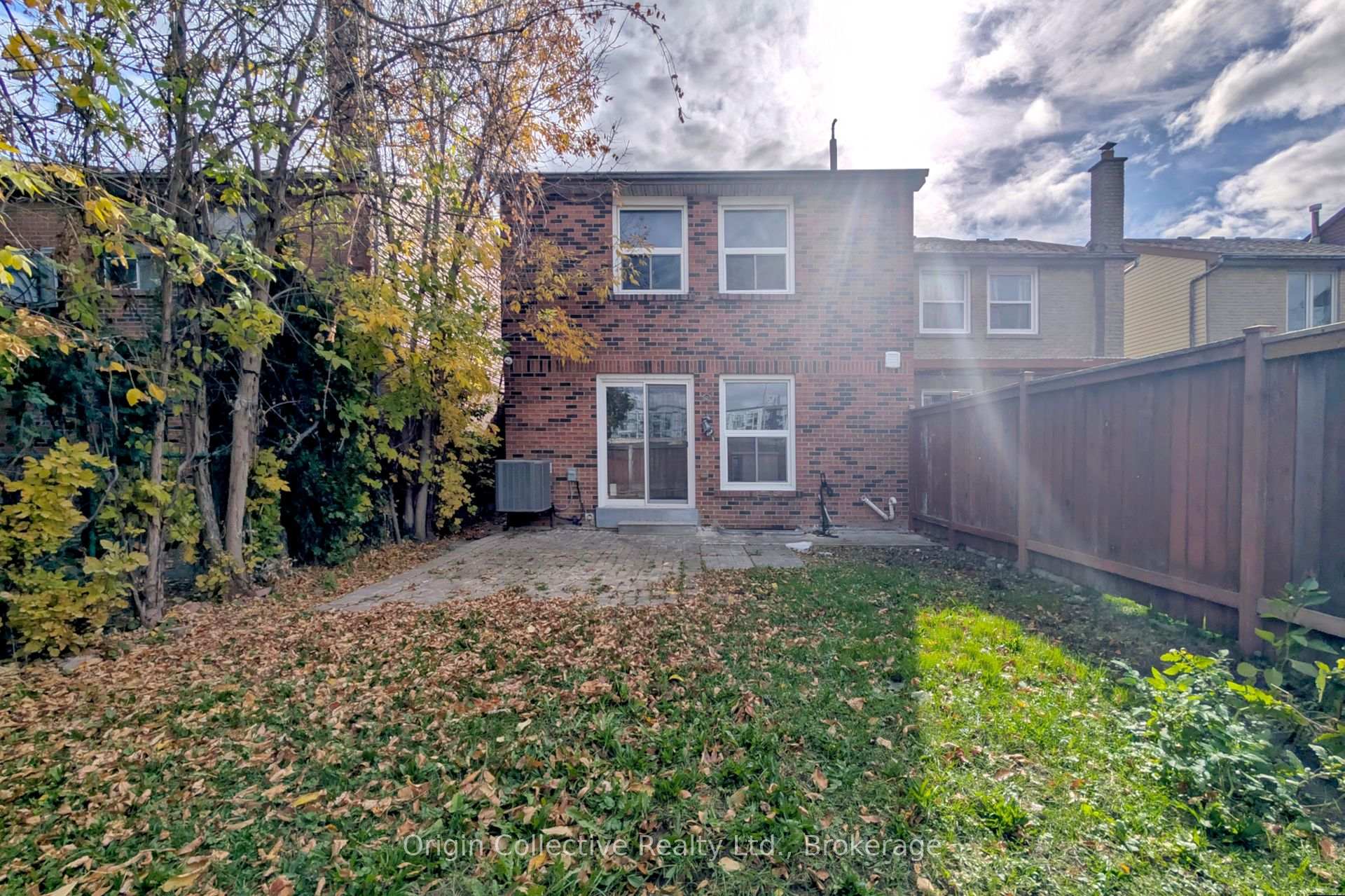 Photo 41 of 47 Woolenscote Circle, Etobicoke, West Humber-Clairville — HOMEH