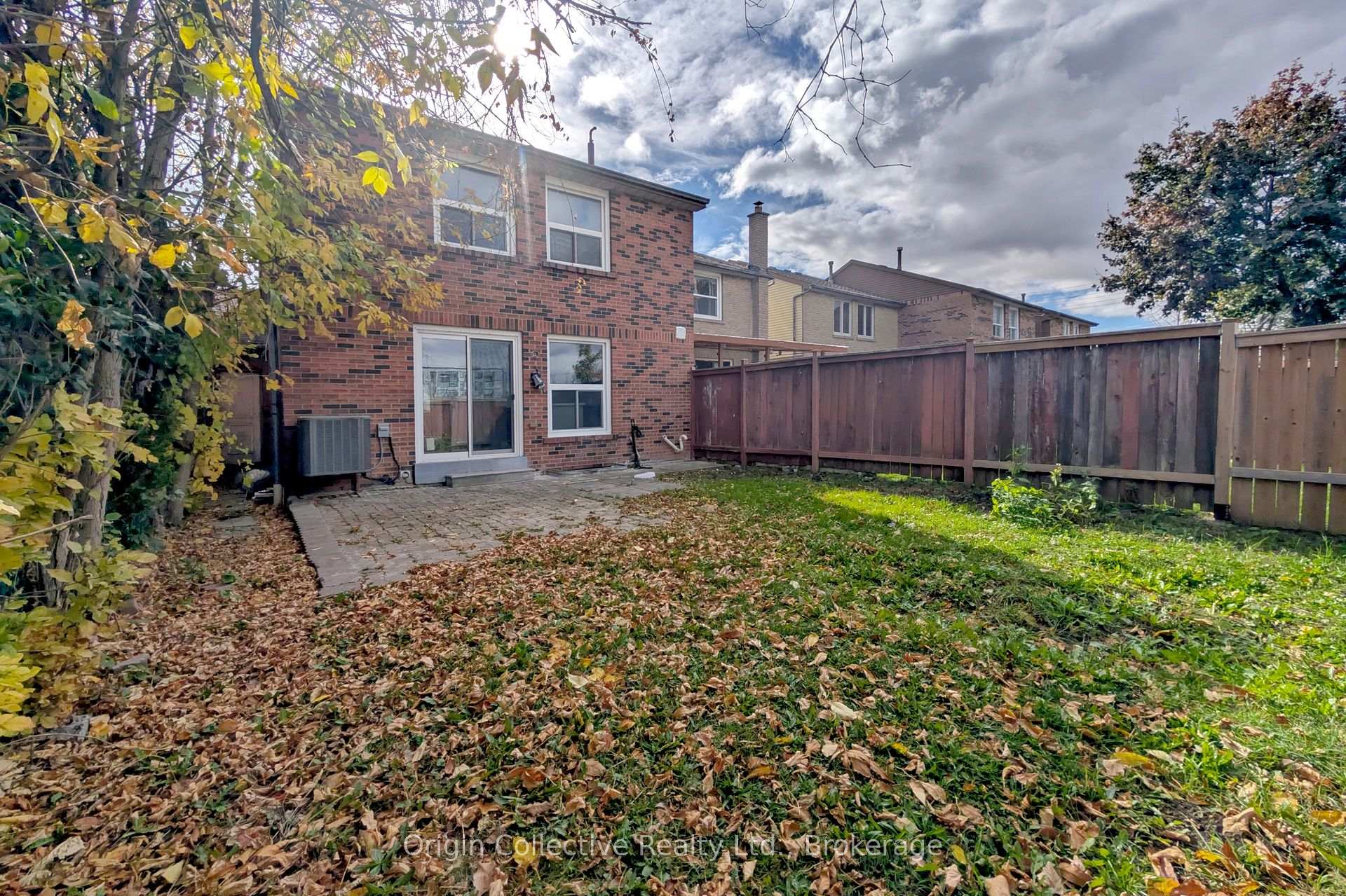 Photo 42 of 47 Woolenscote Circle, Etobicoke, West Humber-Clairville — HOMEH