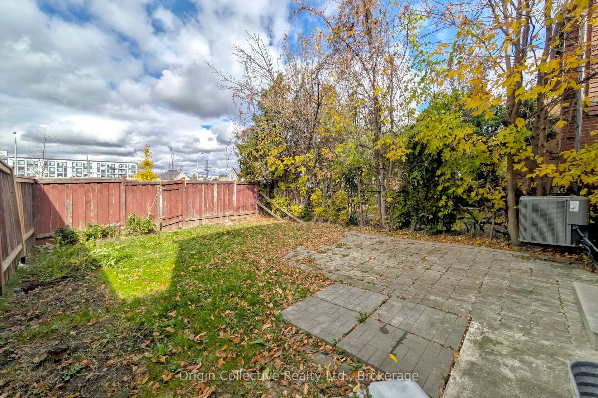 Photo 44 of 47 Woolenscote Circle, Etobicoke, West Humber-Clairville — HOMEH