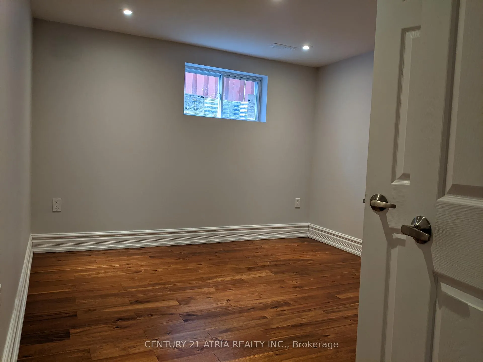 Photo 3 of Unit Lower, 107 Murray Drive, Aurora, Aurora Highlands — HOMEH
