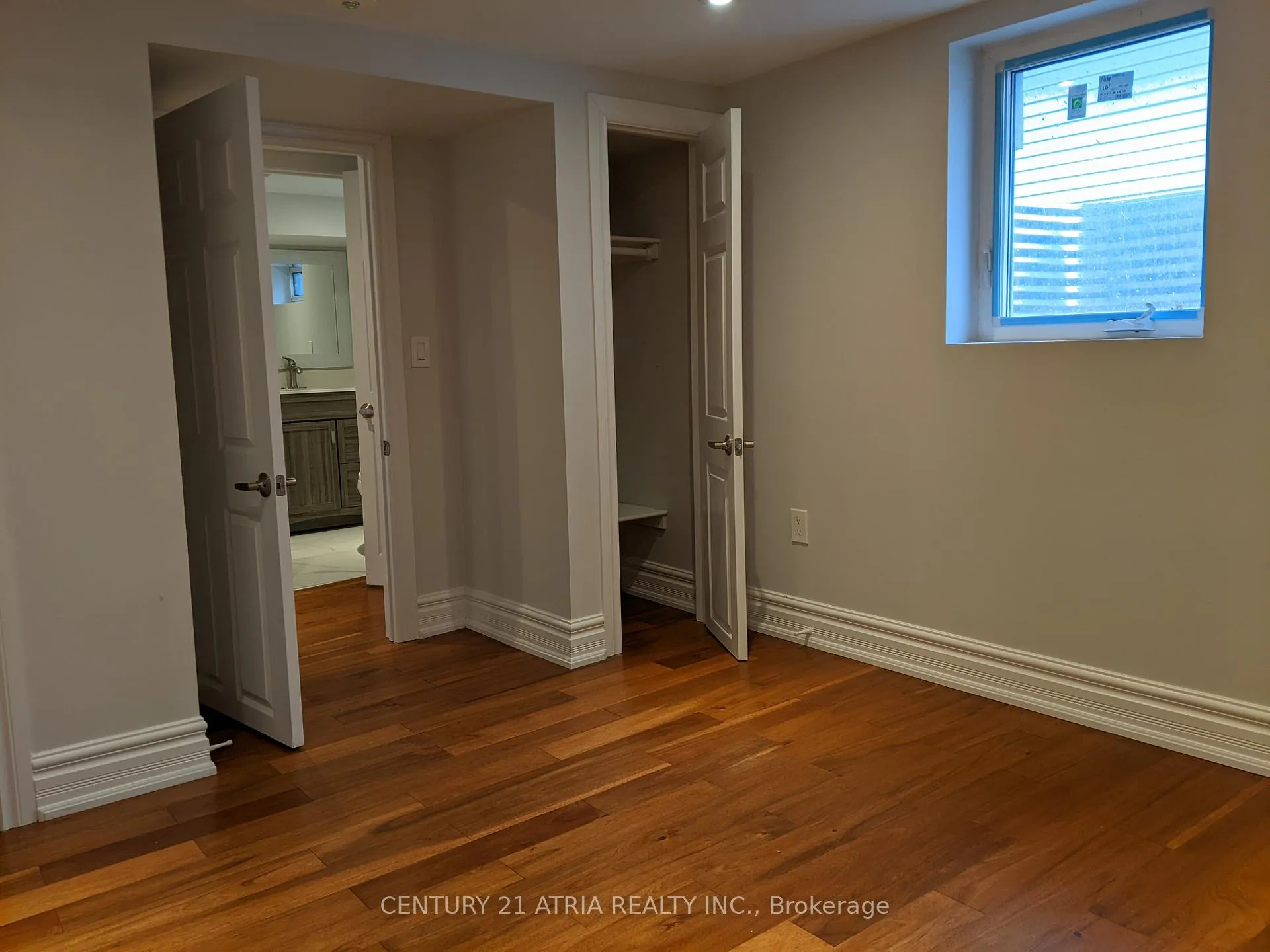 Photo 5 of Unit Lower, 107 Murray Drive, Aurora, Aurora Highlands — HOMEH