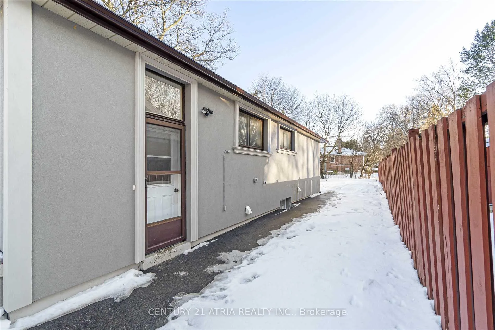 Photo 9 of Unit Lower, 107 Murray Drive, Aurora, Aurora Highlands — HOMEH