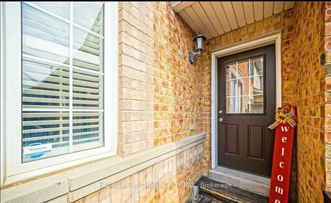 Photo 7 of 33 Warnford Circle, Ajax, Northeast Ajax — HOMEH