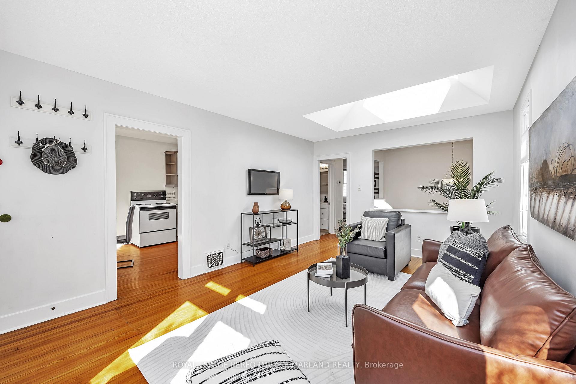 Photo 4 of 373 Mayfair Avenue, Ottawa, Ottawa West — HOMEH