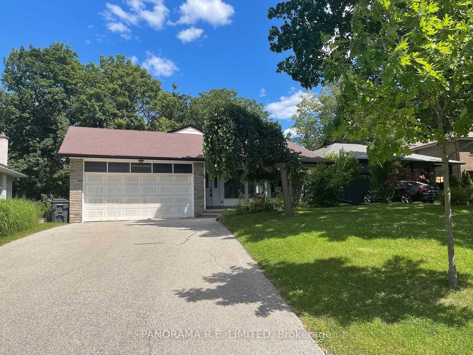 Photo 1 of Unit Upper, 5 Kingsborough Crescent, Etobicoke, Willowridge-Martingrove-Richview — HOMEH