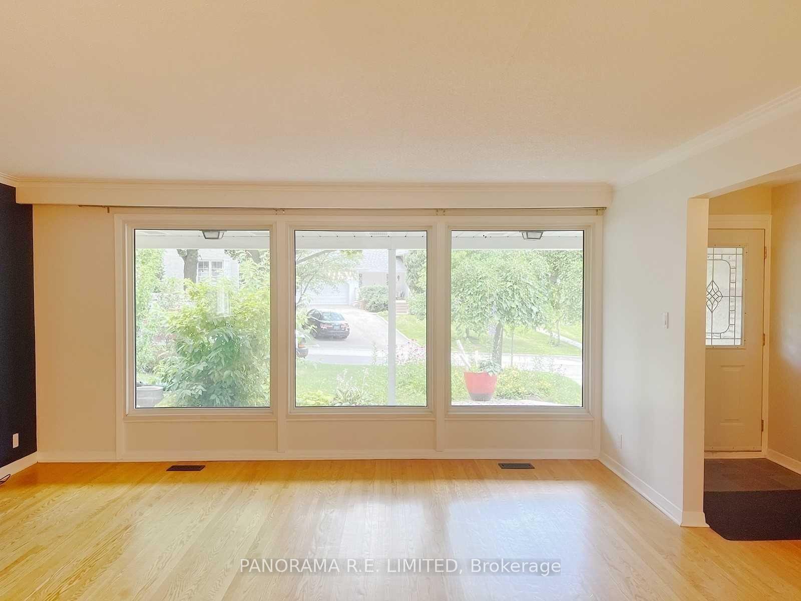 Photo 5 of Unit Upper, 5 Kingsborough Crescent, Etobicoke, Willowridge-Martingrove-Richview — HOMEH