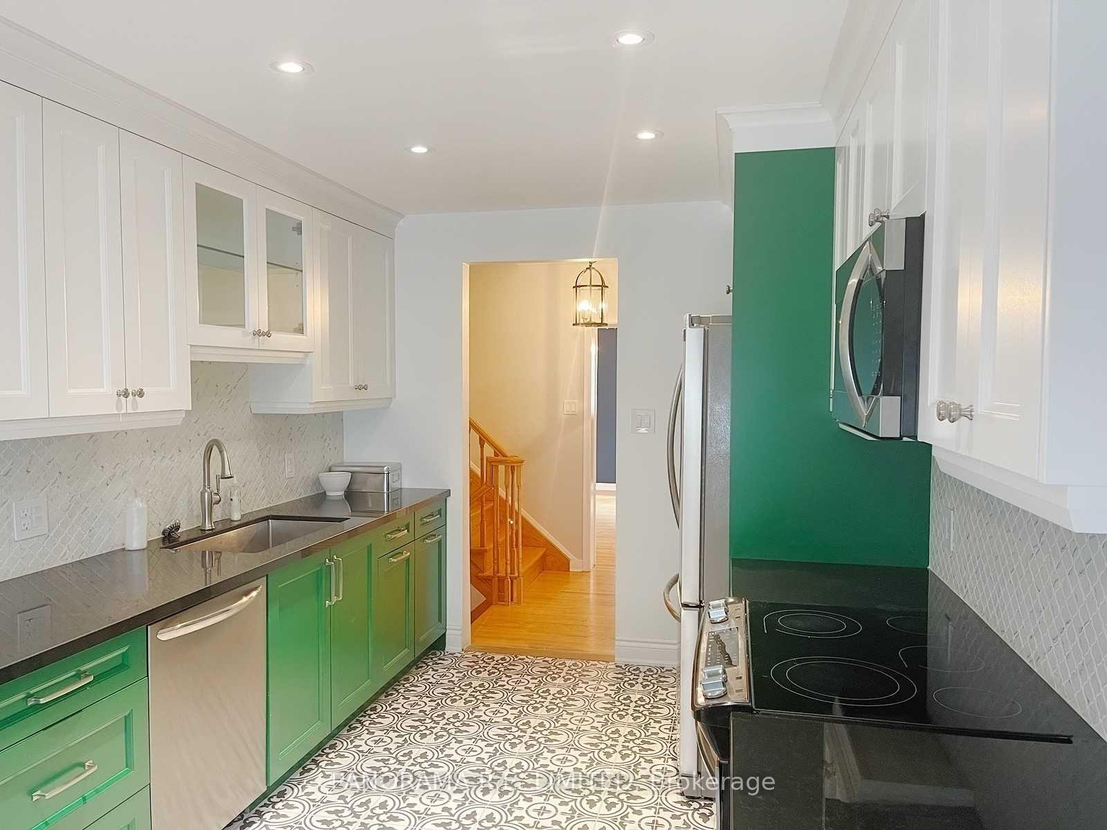 Photo 7 of Unit Upper, 5 Kingsborough Crescent, Etobicoke, Willowridge-Martingrove-Richview — HOMEH