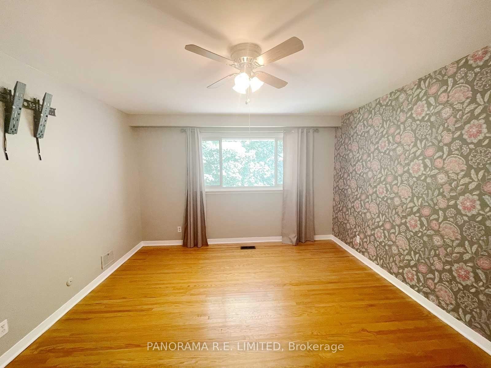 Photo 9 of Unit Upper, 5 Kingsborough Crescent, Etobicoke, Willowridge-Martingrove-Richview — HOMEH