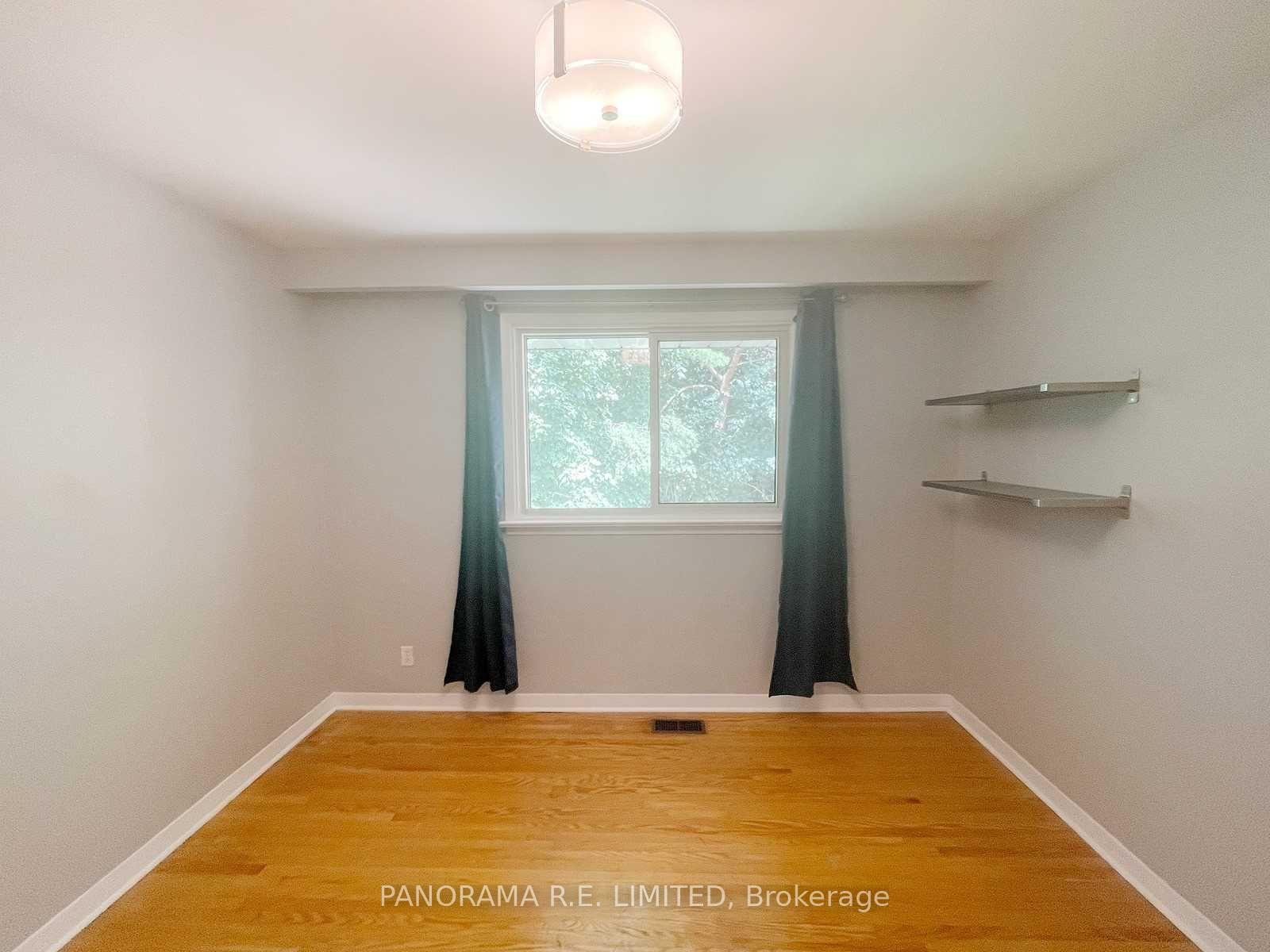 Photo 12 of Unit Upper, 5 Kingsborough Crescent, Etobicoke, Willowridge-Martingrove-Richview — HOMEH