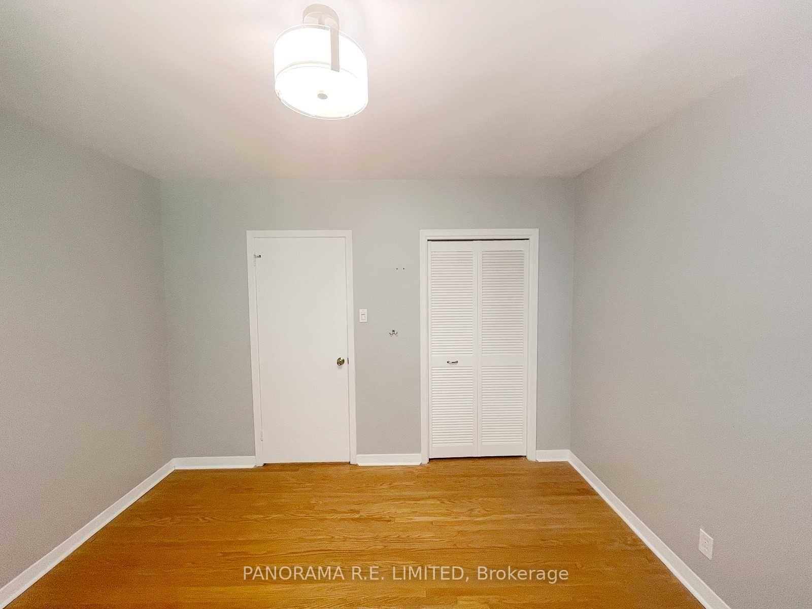 Photo 13 of Unit Upper, 5 Kingsborough Crescent, Etobicoke, Willowridge-Martingrove-Richview — HOMEH