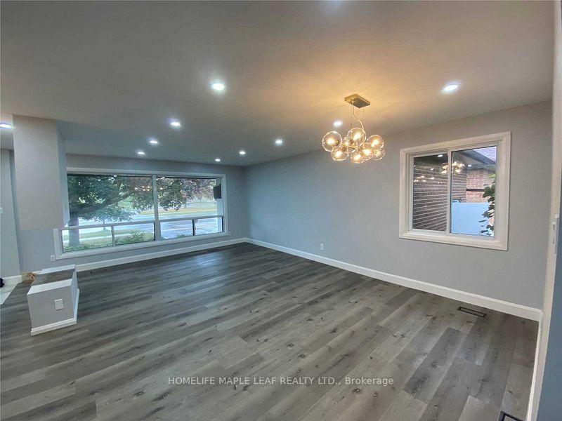 Photo 8 of 379 The Westway, Etobicoke, Willowridge-Martingrove-Richview — HOMEH