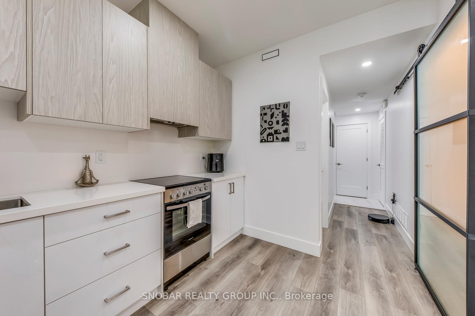 Photo 5 of 19 Hatfield (Lower #3) Crescent, Etobicoke, Elms-Old Rexdale — HOMEH