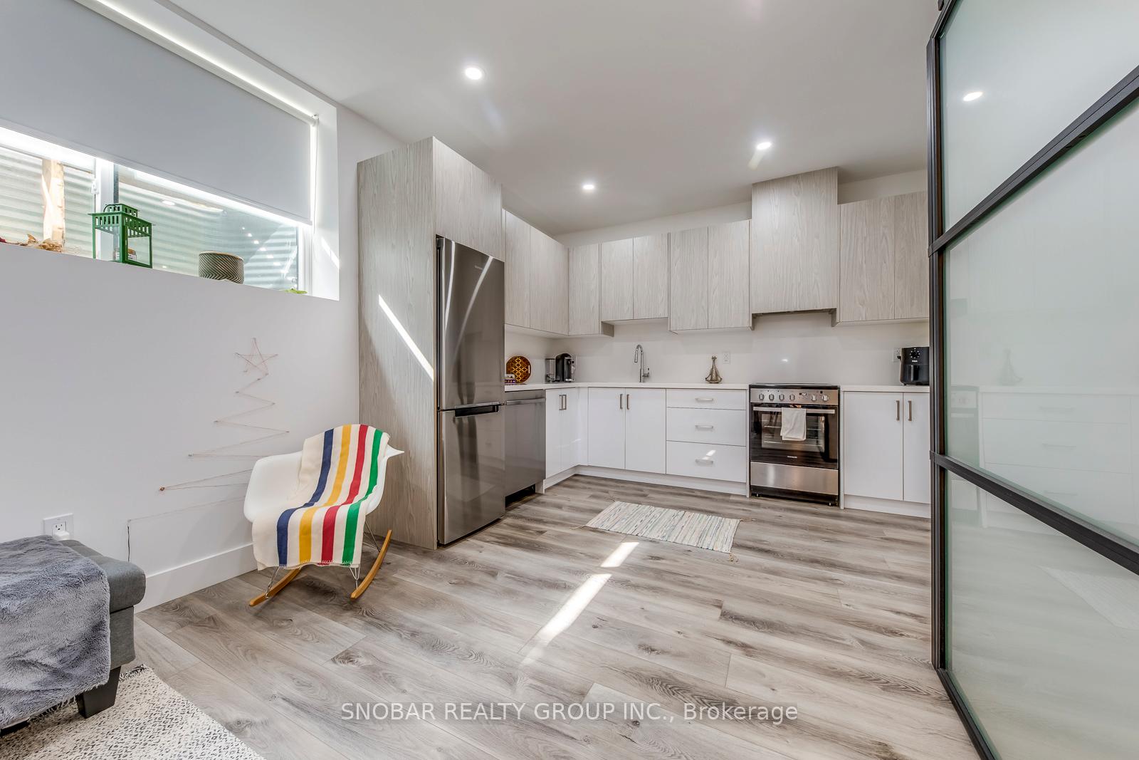 Photo 9 of 19 Hatfield (Lower #3) Crescent, Etobicoke, Elms-Old Rexdale — HOMEH