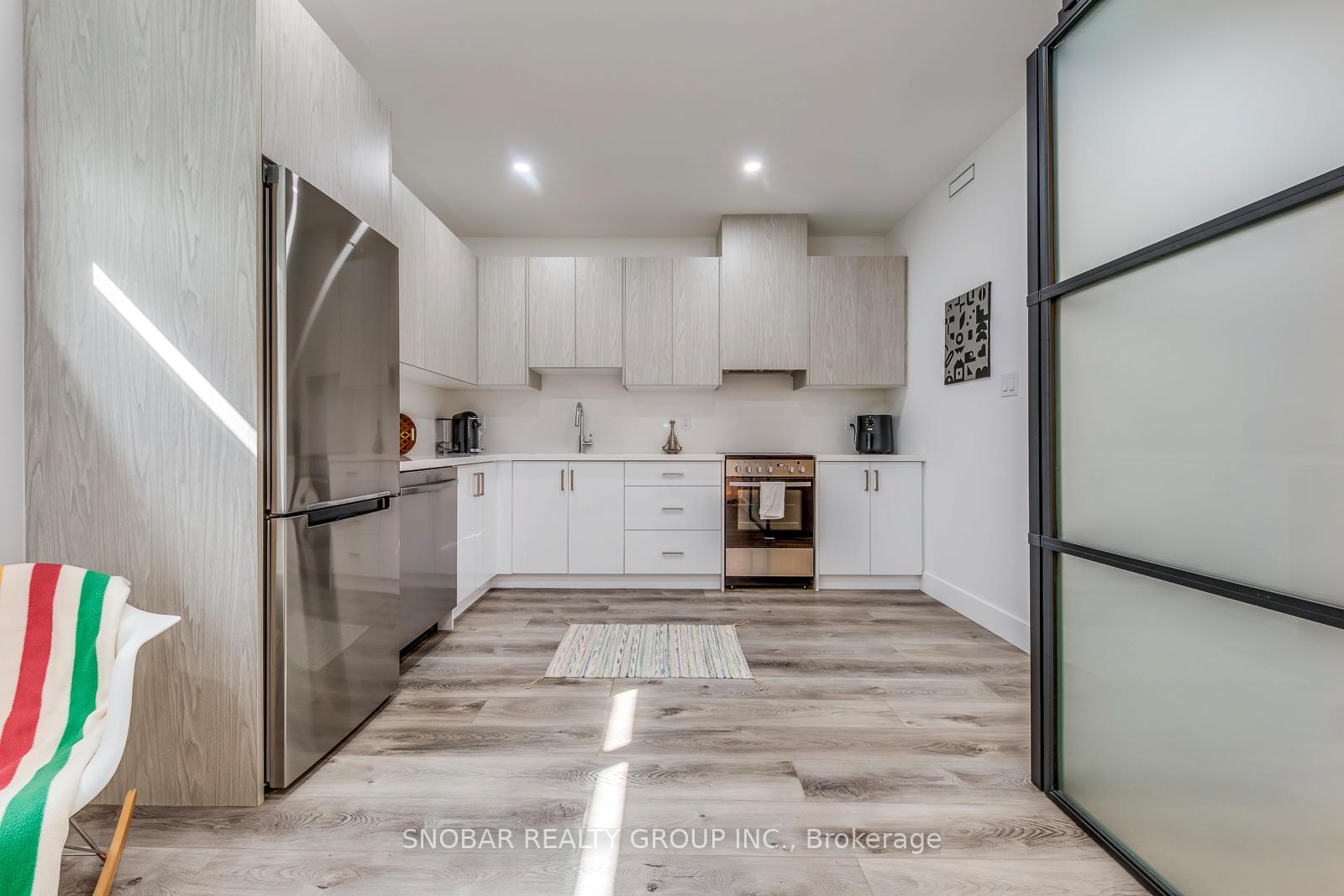 Photo 10 of 19 Hatfield (Lower #3) Crescent, Etobicoke, Elms-Old Rexdale — HOMEH
