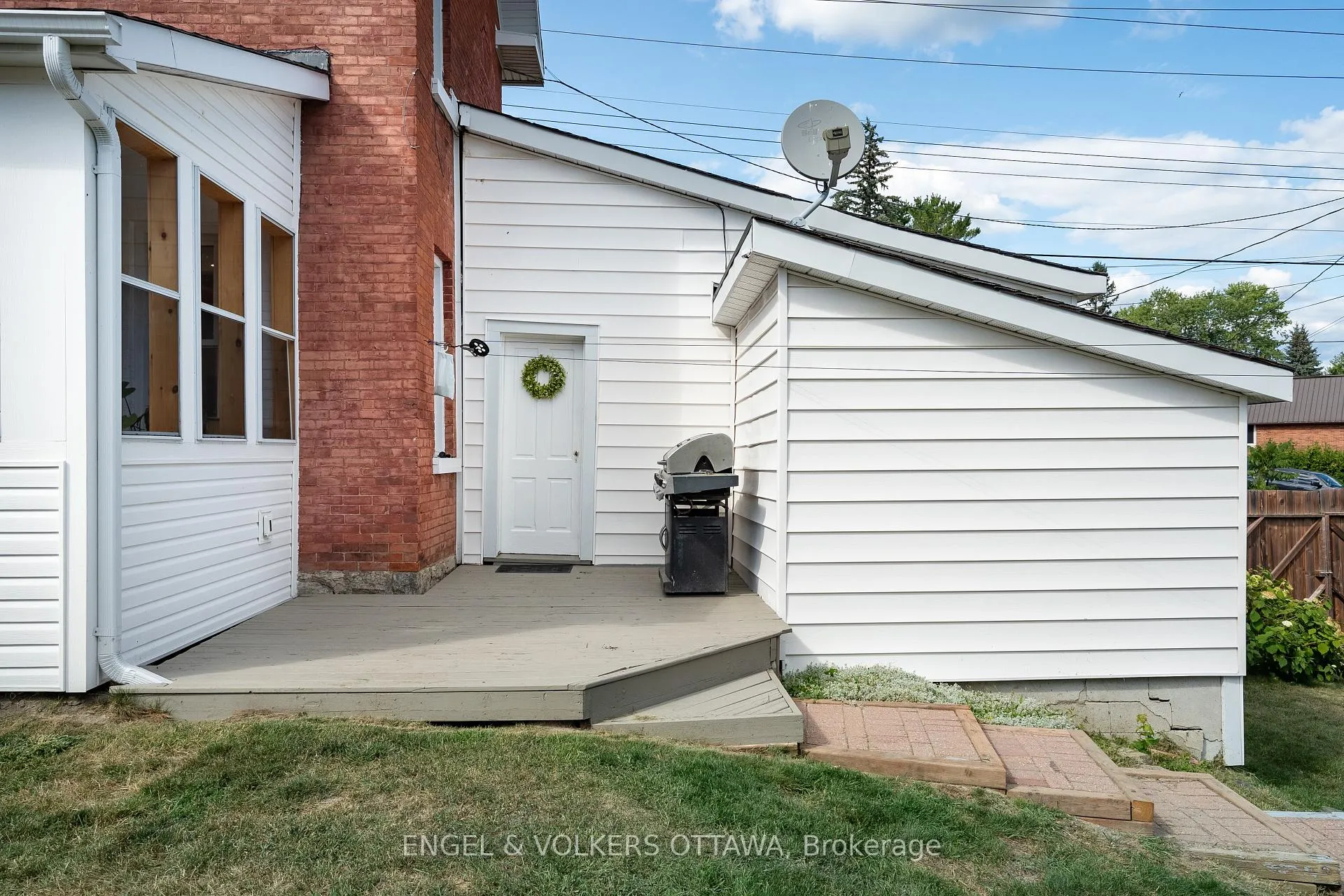 Photo 155 of 219 John Street N, Arnprior — HOMEH