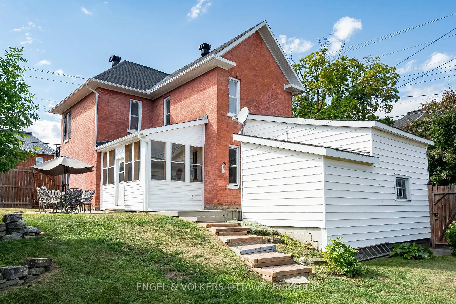 Photo 160 of 219 John Street N, Arnprior — HOMEH