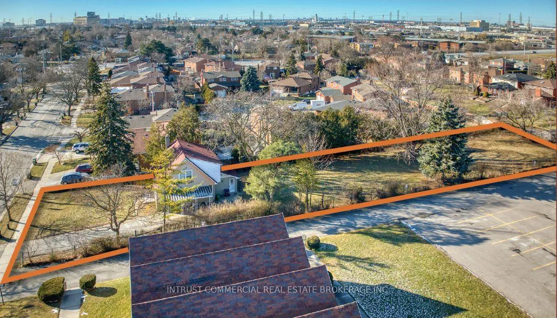 Photo 2 of 74 Kingsview Boulevard, Etobicoke, Kingsview Village-The Westway — HOMEH