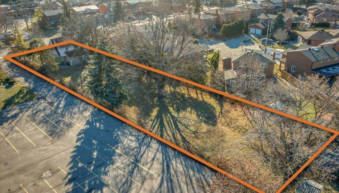 Photo 3 of 74 Kingsview Boulevard, Etobicoke, Kingsview Village-The Westway — HOMEH