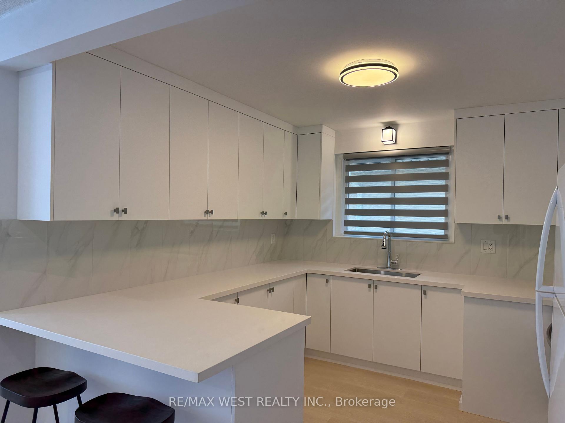 Photo 7 of Unit #1, 10 Tynevale Drive, Etobicoke, Willowridge-Martingrove-Richview — HOMEH