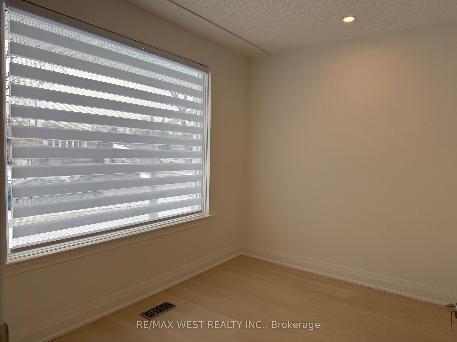 Photo 8 of Unit #1, 10 Tynevale Drive, Etobicoke, Willowridge-Martingrove-Richview — HOMEH