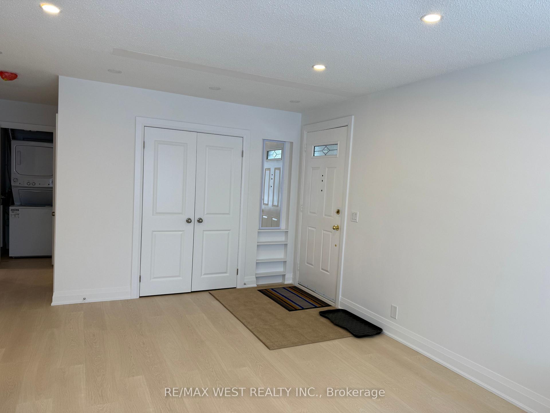 Photo 9 of Unit #1, 10 Tynevale Drive, Etobicoke, Willowridge-Martingrove-Richview — HOMEH