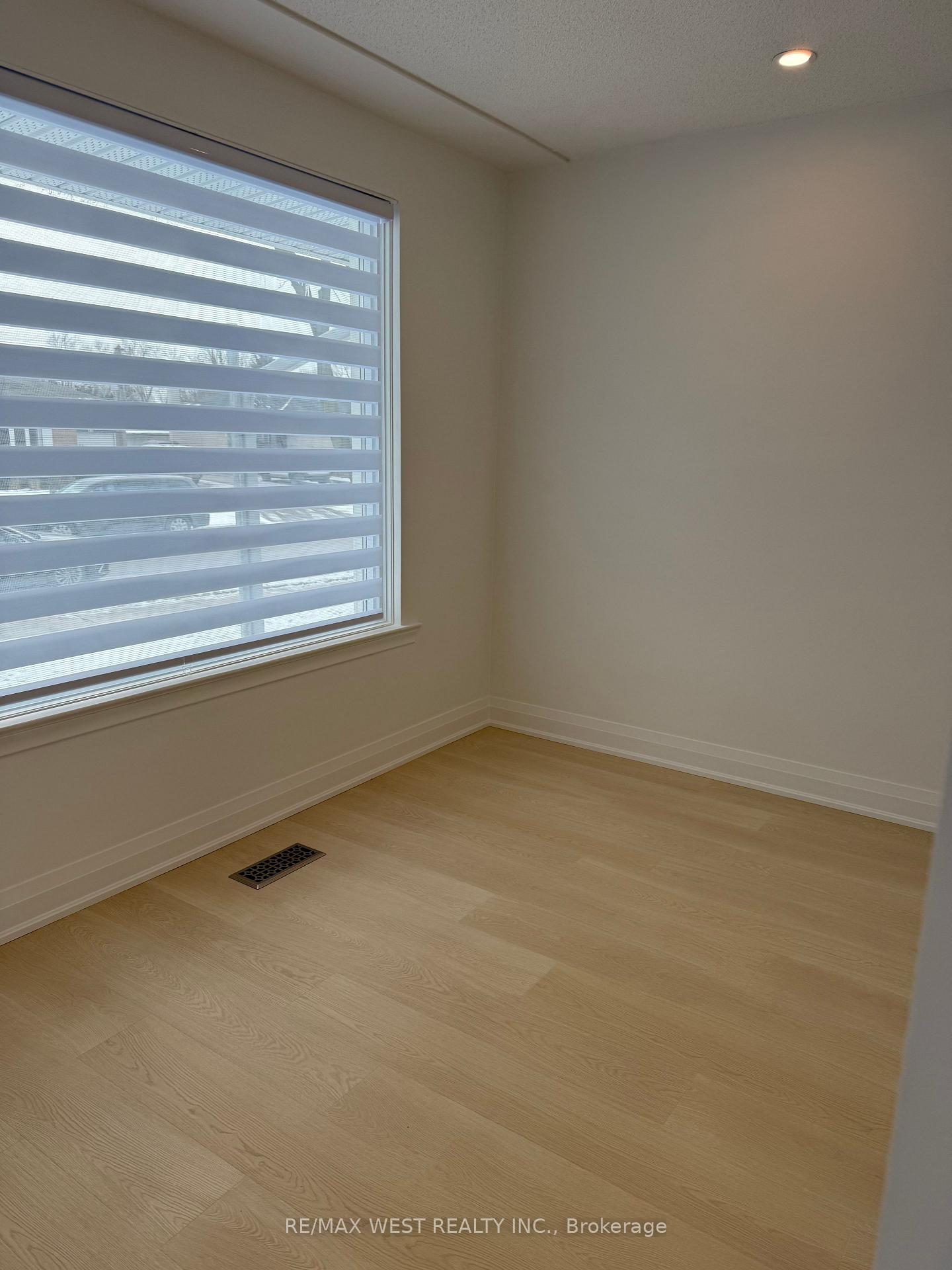 Photo 11 of Unit #1, 10 Tynevale Drive, Etobicoke, Willowridge-Martingrove-Richview — HOMEH