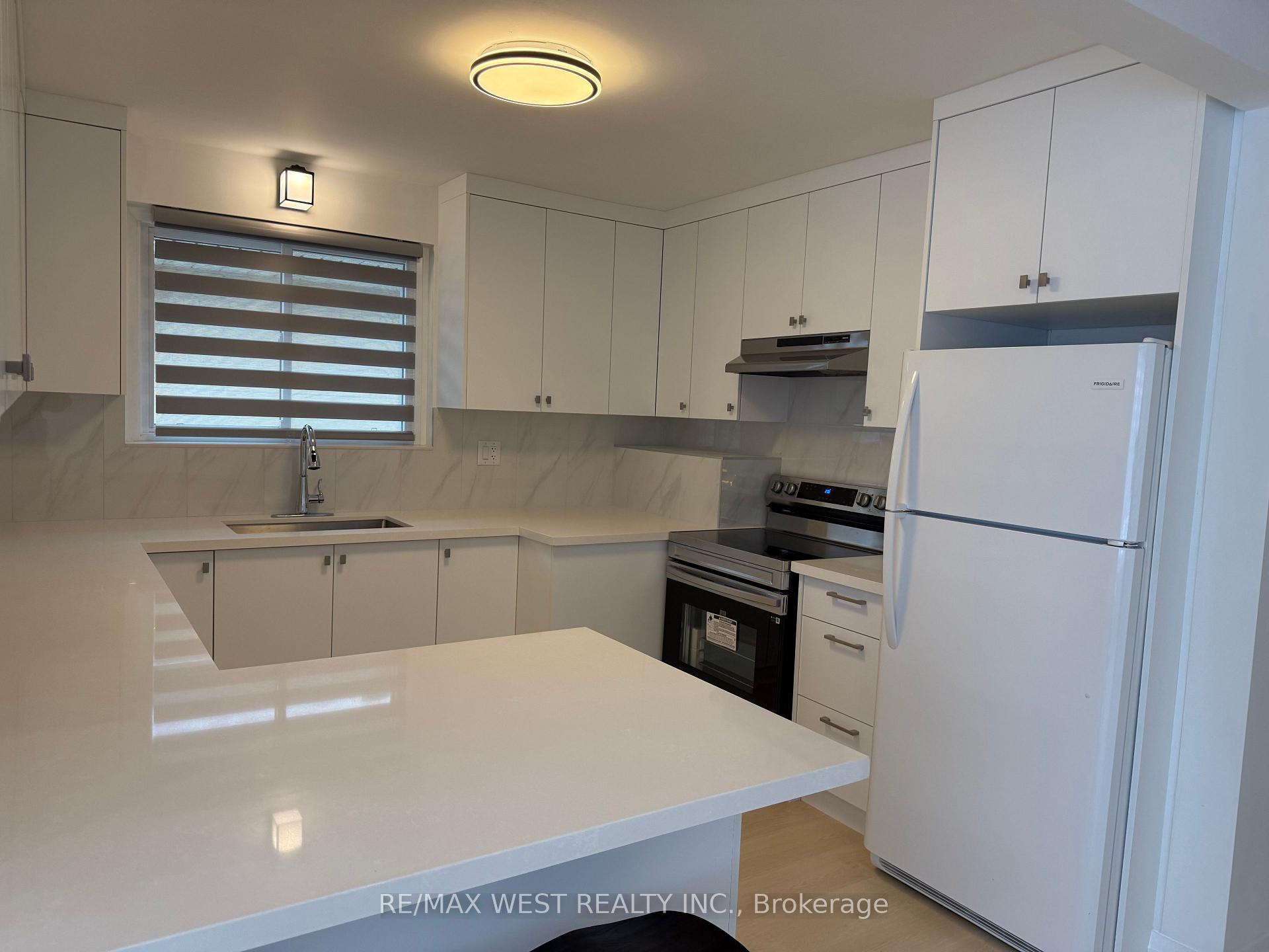 Photo 12 of Unit #1, 10 Tynevale Drive, Etobicoke, Willowridge-Martingrove-Richview — HOMEH