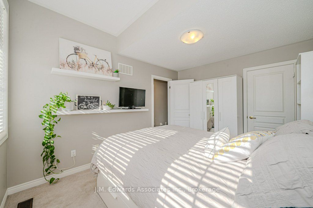 Photo 65 of 139 Humphrey Street, Hamilton, Waterdown — HOMEH