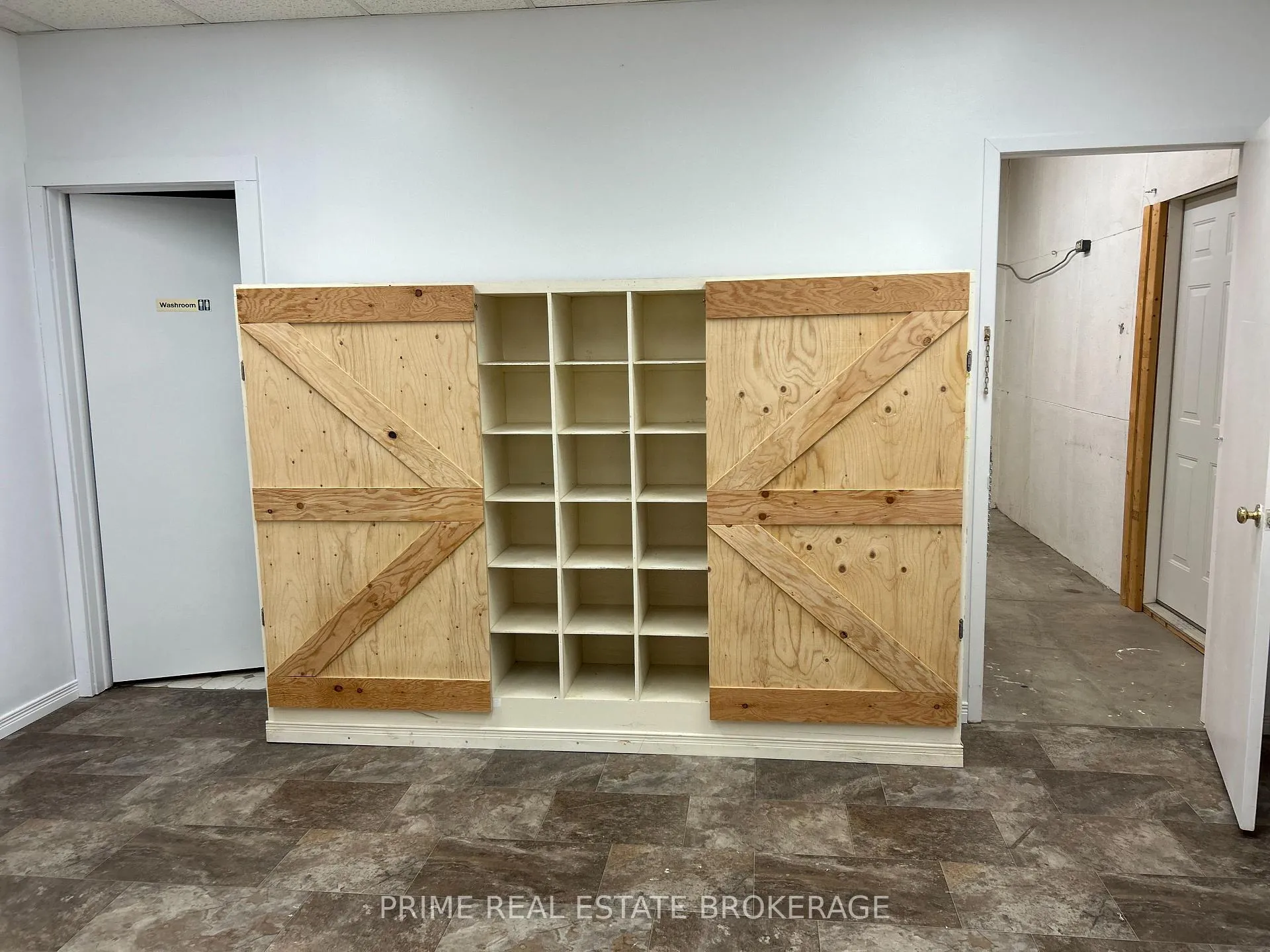 Photo 35 of Unit B, 53B Main Street, Bluewater, Zurich — HOMEH