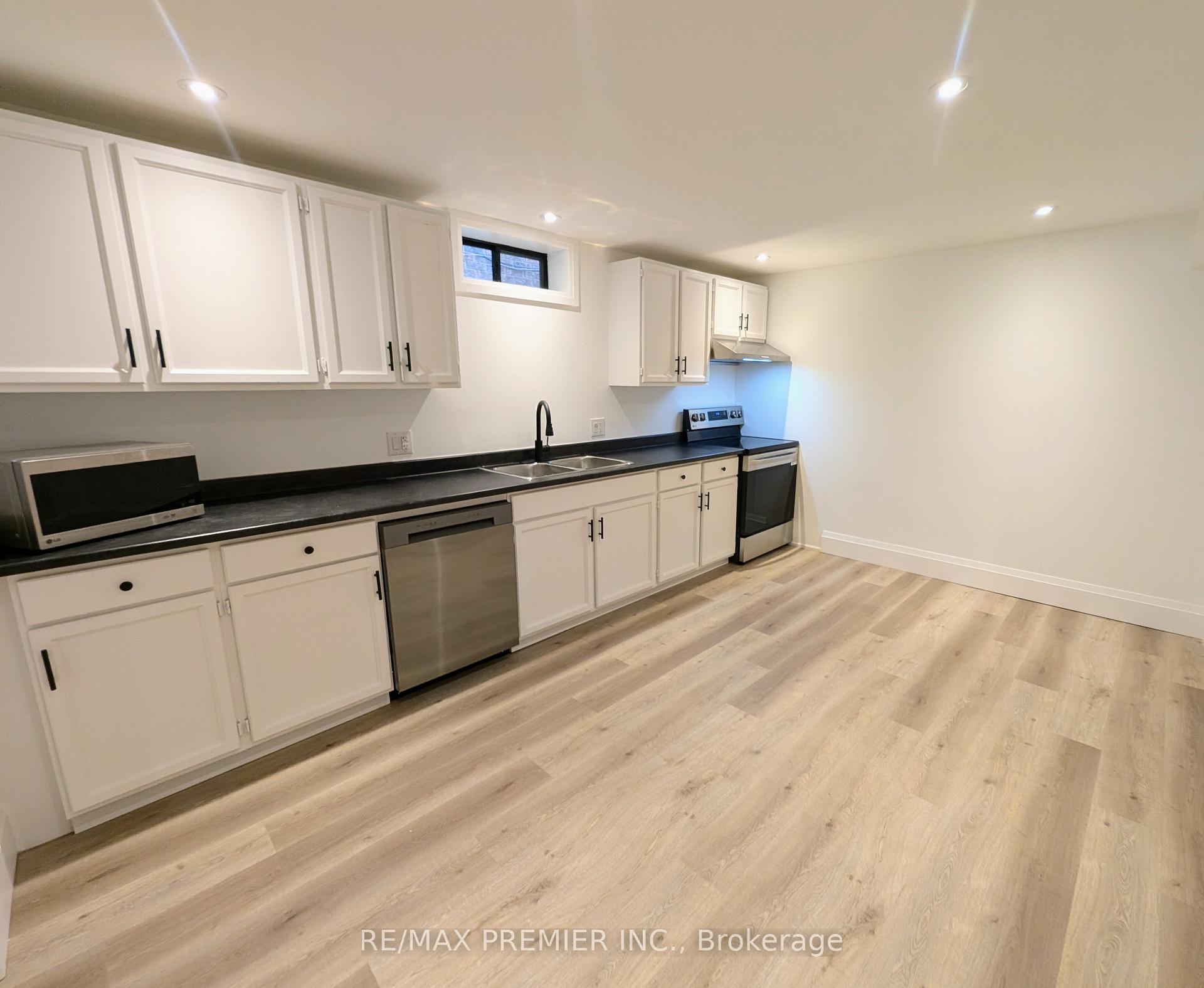 Photo 2 of Unit Lower, 15 Timothy Court, Etobicoke, Humber Heights — HOMEH