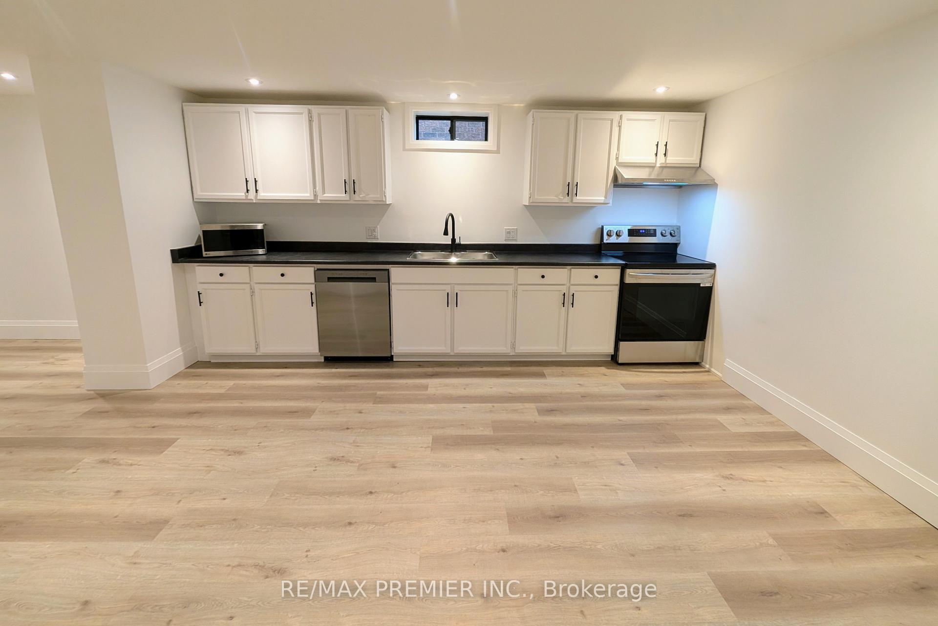 Photo 3 of Unit Lower, 15 Timothy Court, Etobicoke, Humber Heights — HOMEH