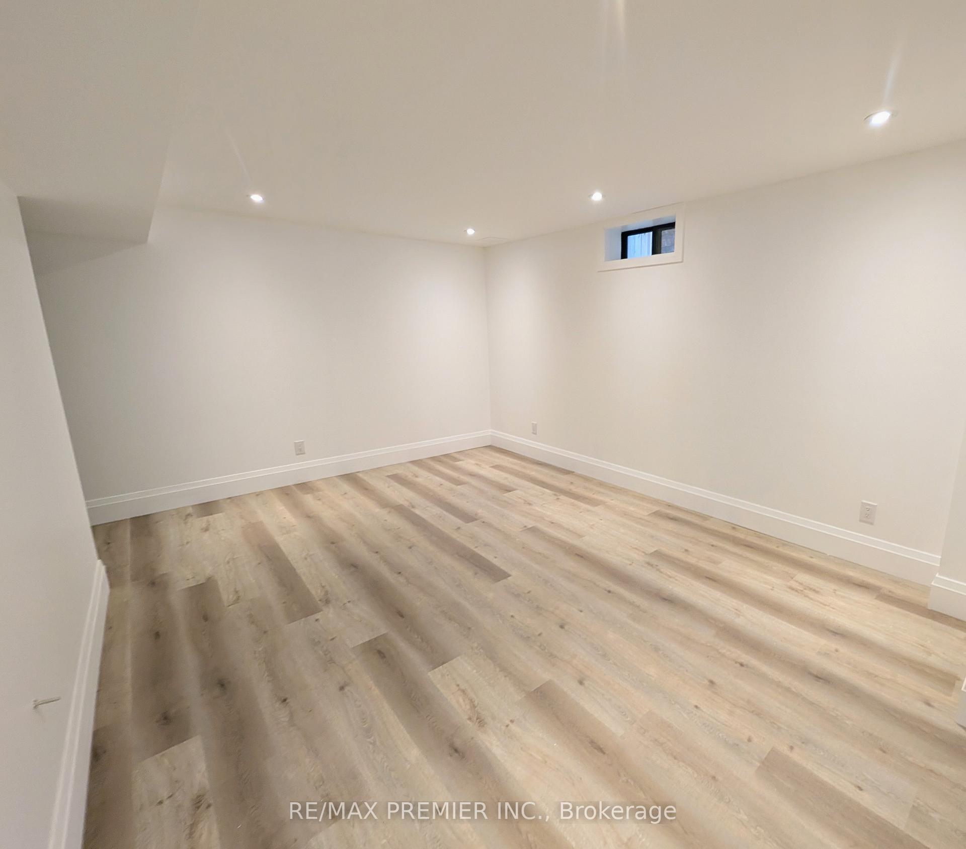 Photo 5 of Unit Lower, 15 Timothy Court, Etobicoke, Humber Heights — HOMEH