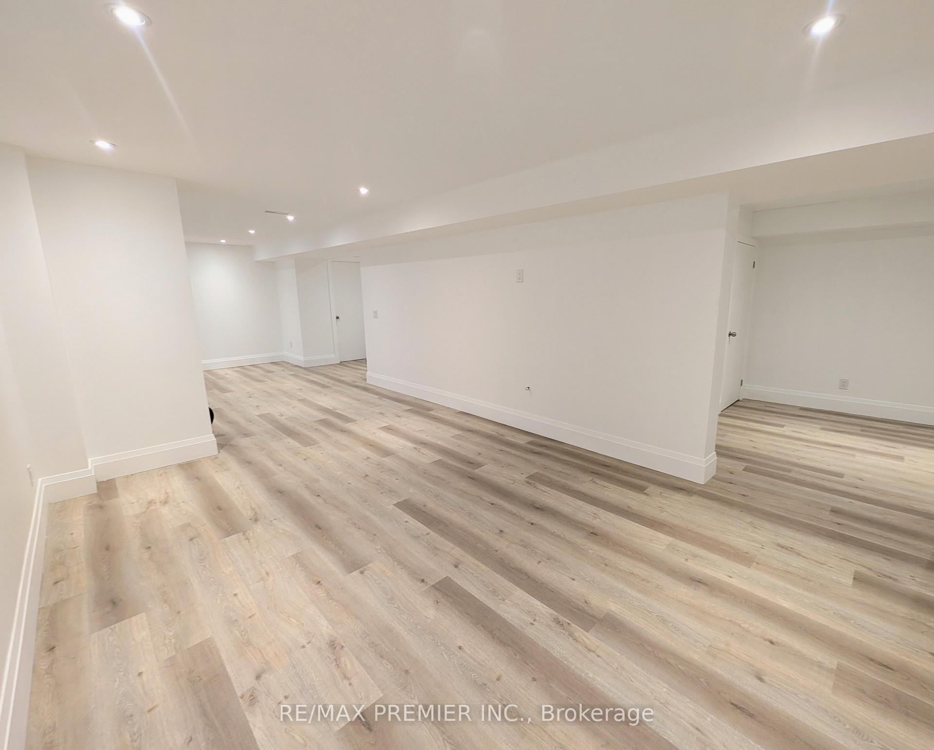 Photo 6 of Unit Lower, 15 Timothy Court, Etobicoke, Humber Heights — HOMEH
